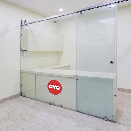 Hotel Oyo White House Noida Exterior foto