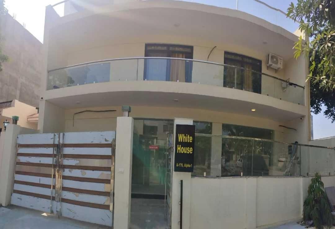 Hotel Oyo White House Noida Exterior foto
