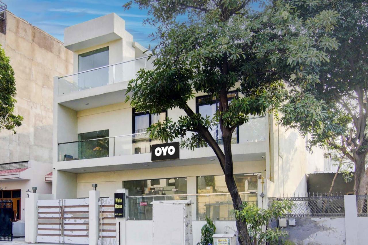 Hotel Oyo White House Noida Exterior foto